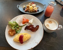 ラウンジでの朝食