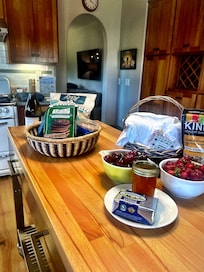 Optional grocery items and a complimentary bottle of wine were waiting upon arrival.