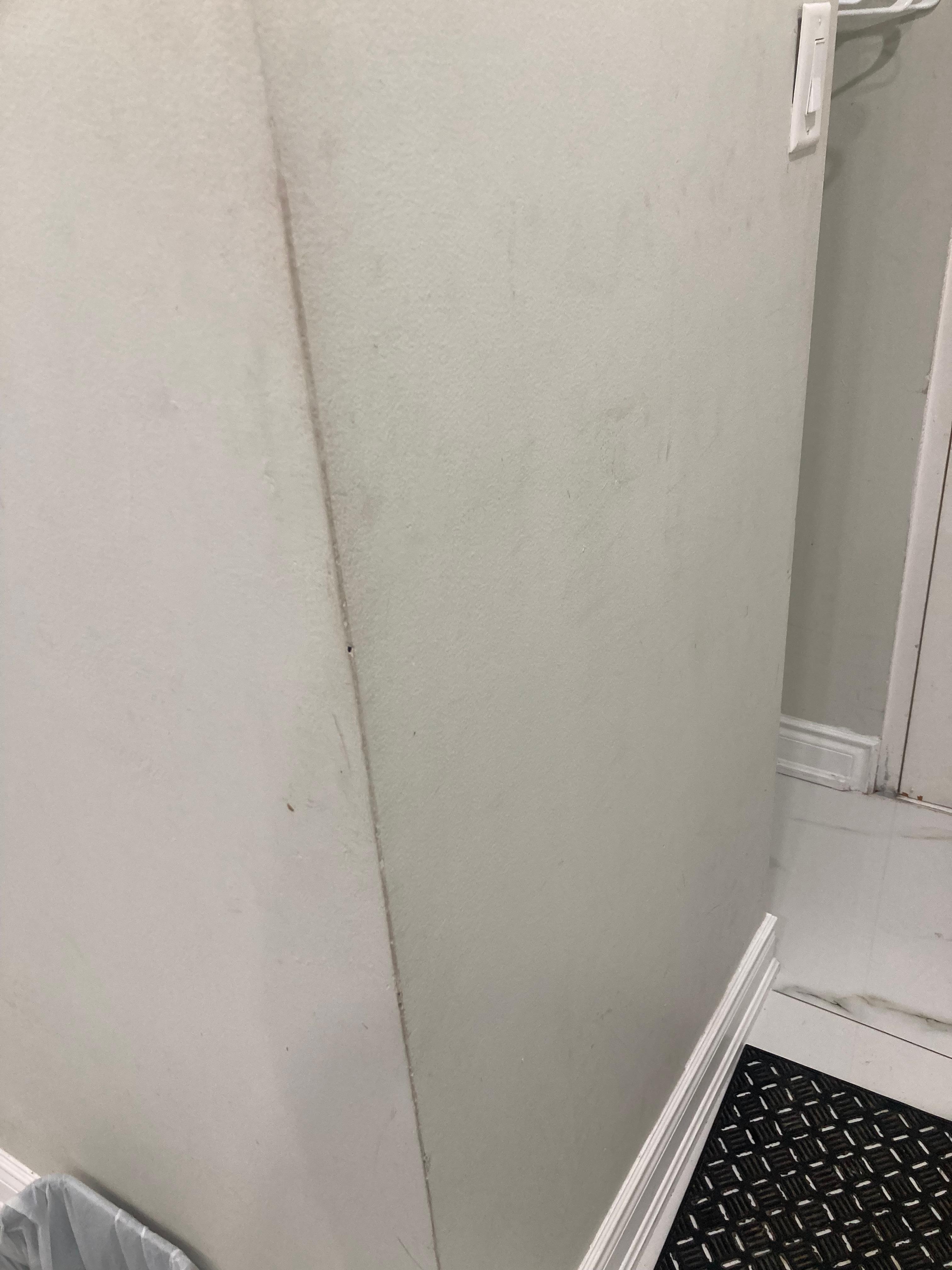 Zoom in notice dirty walks through out