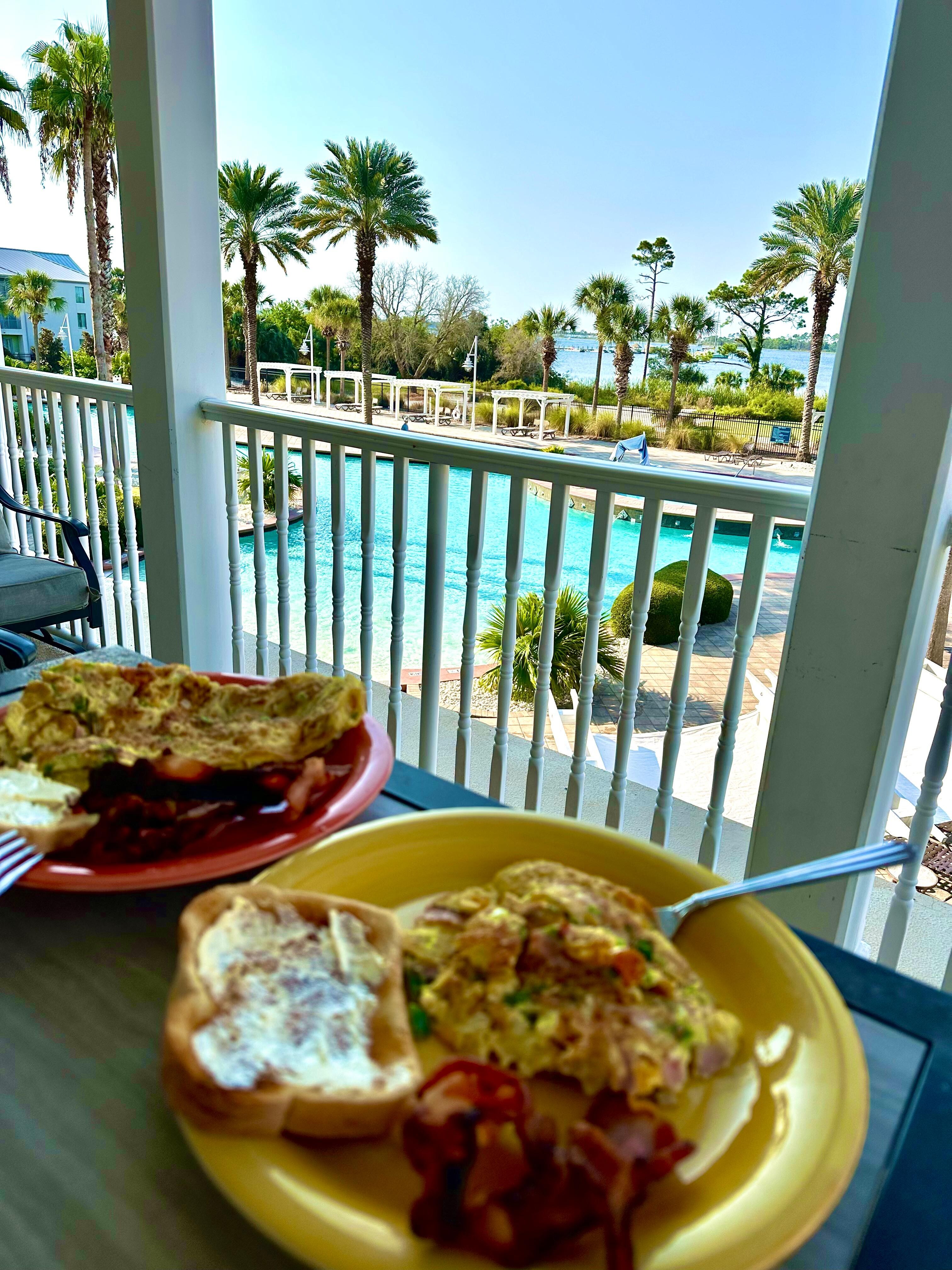 Breakfast on the balcony 