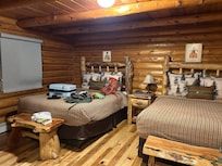 2 Queen bedroom