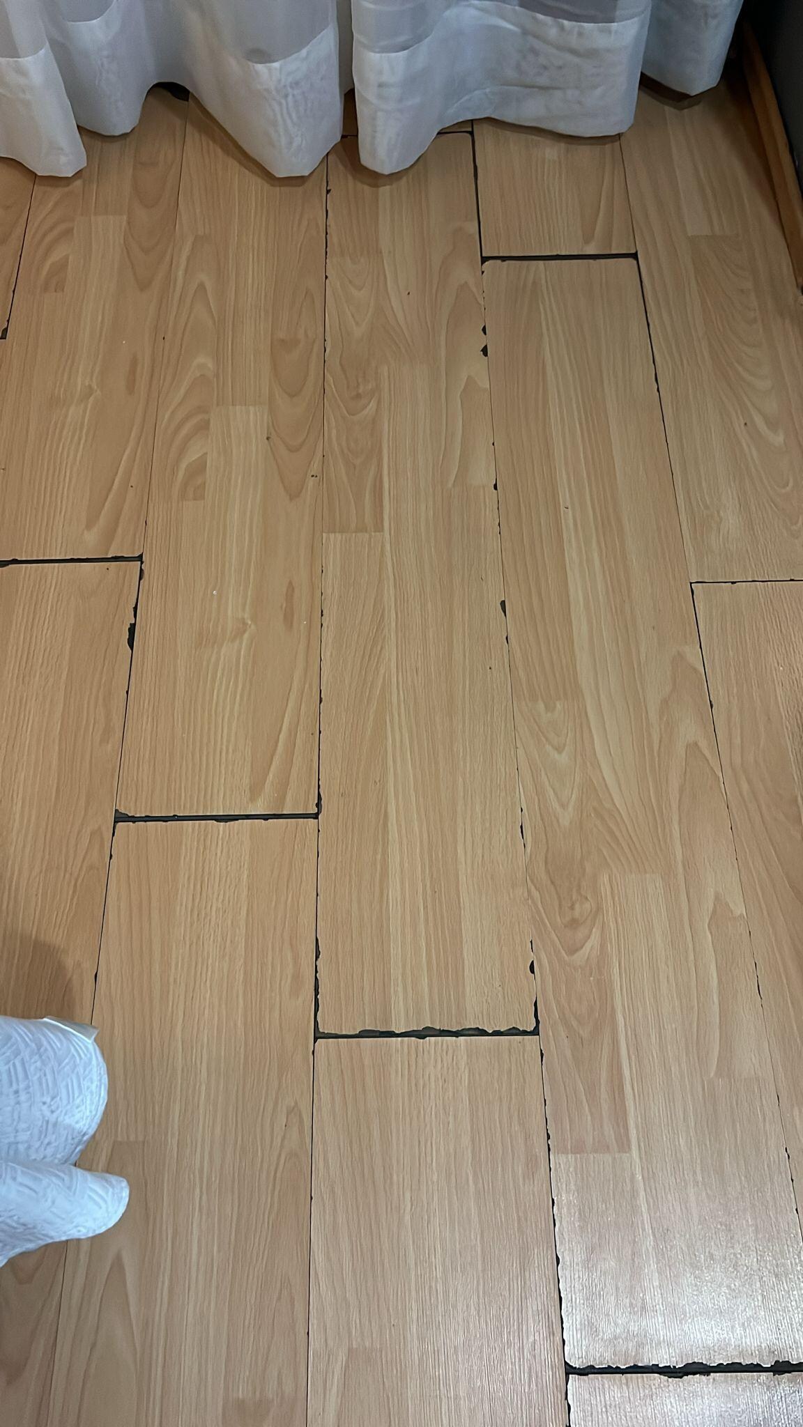 Todo el piso esta en malas condiciones