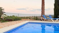 Blick vom Pool bis zum Meer