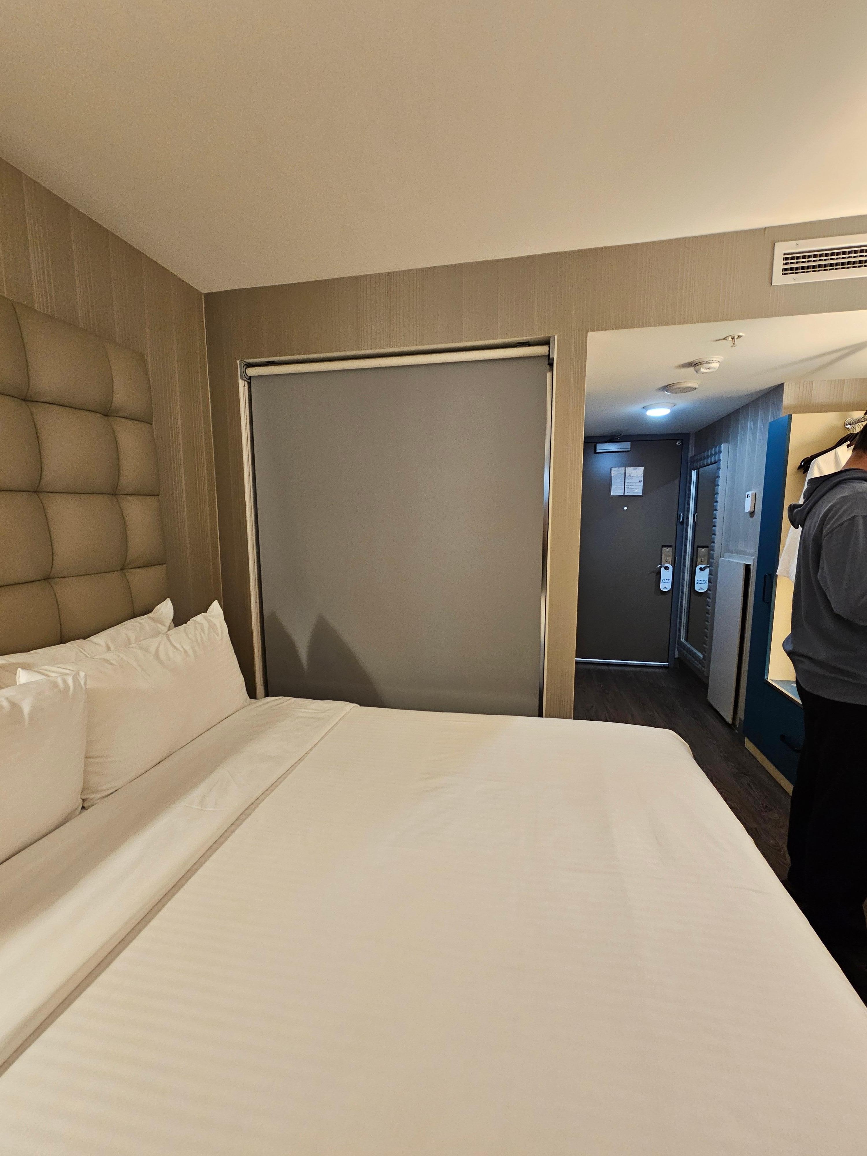 Was not aware that the bathrooms had glass see thru walls around. That was a bit of a shock. Luckily there is a pull down curtain on the outside for privacy.. 