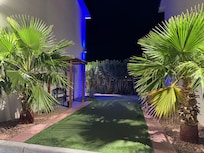 Even a putting green!