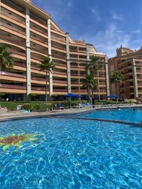 Excelente vista de piscina