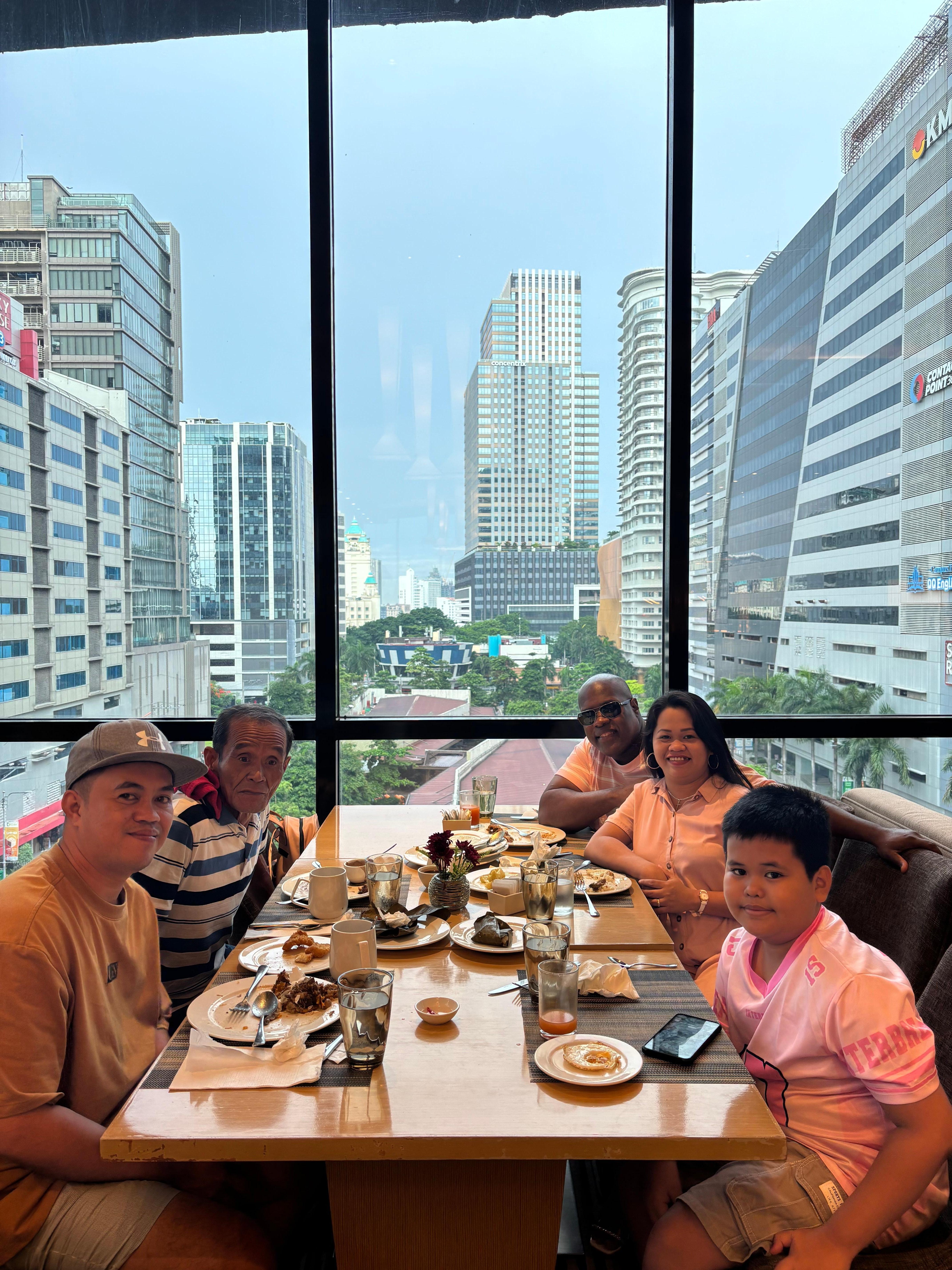 My BayBay Family all together for breakfast 