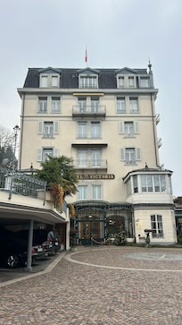 Ample parking but also situated right above the train station in glion down the hill.