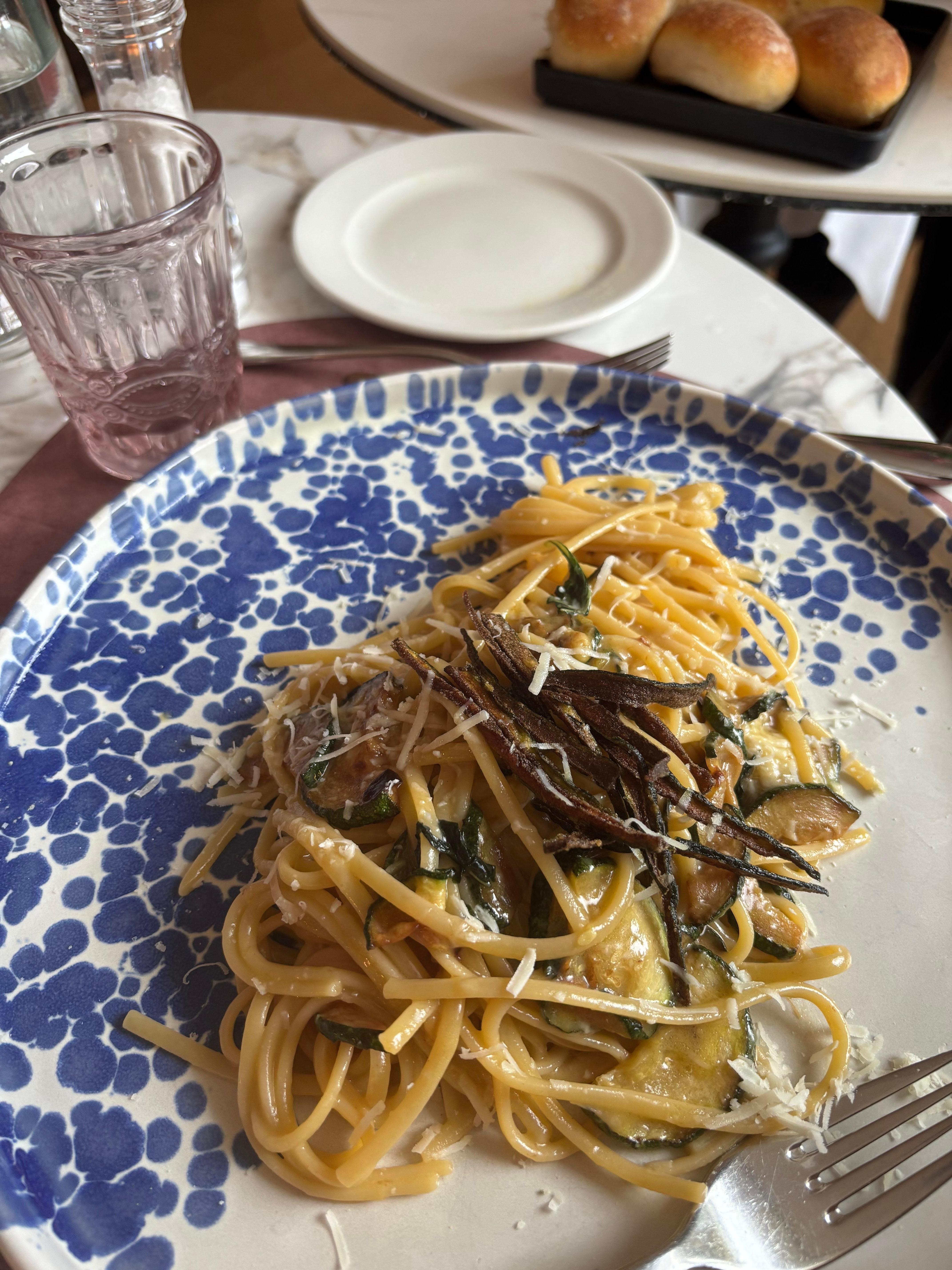 Fettuccine zucchina e pecorino 