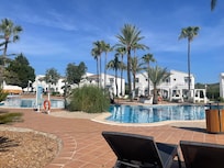 Breakfast time pool open from 10am