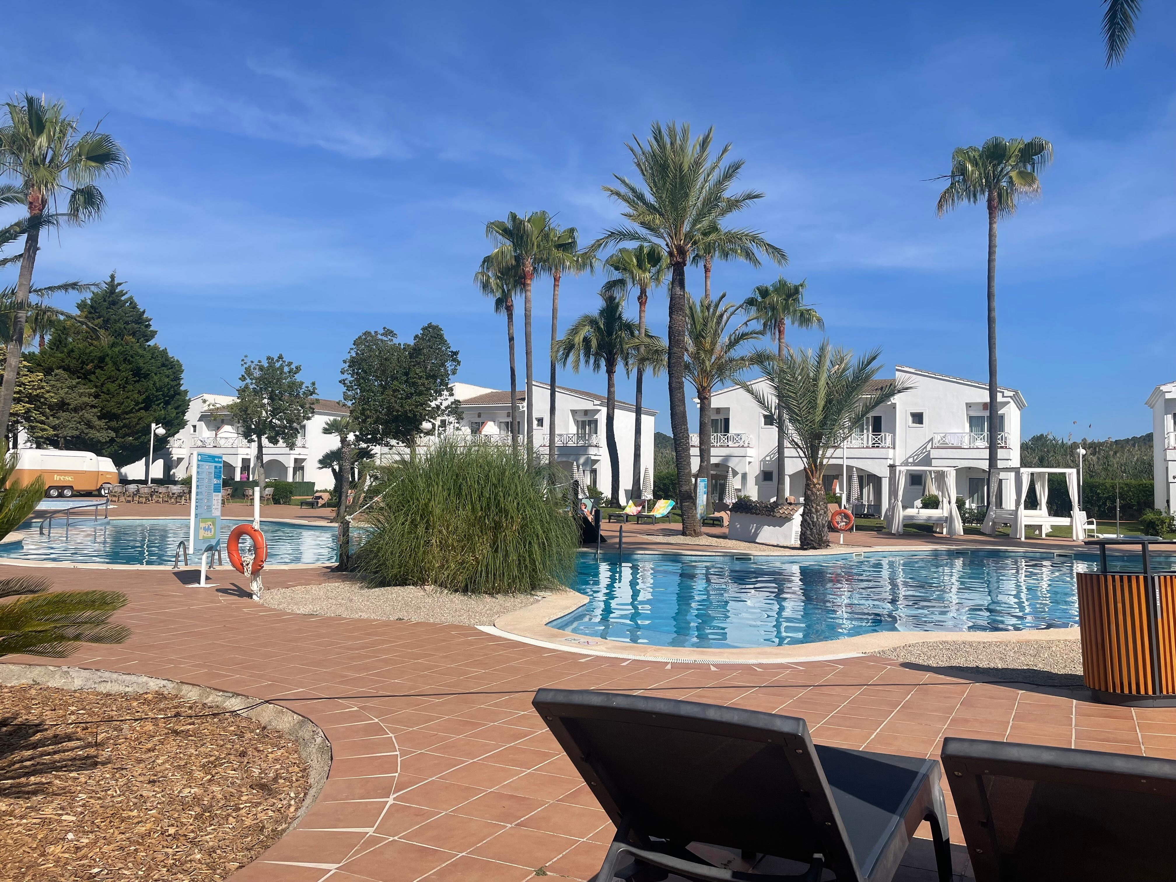 Breakfast time pool open from 10am