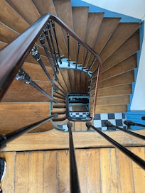 90 stairs to get up to the apartment