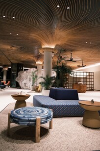 接待大廳通透又具設計感