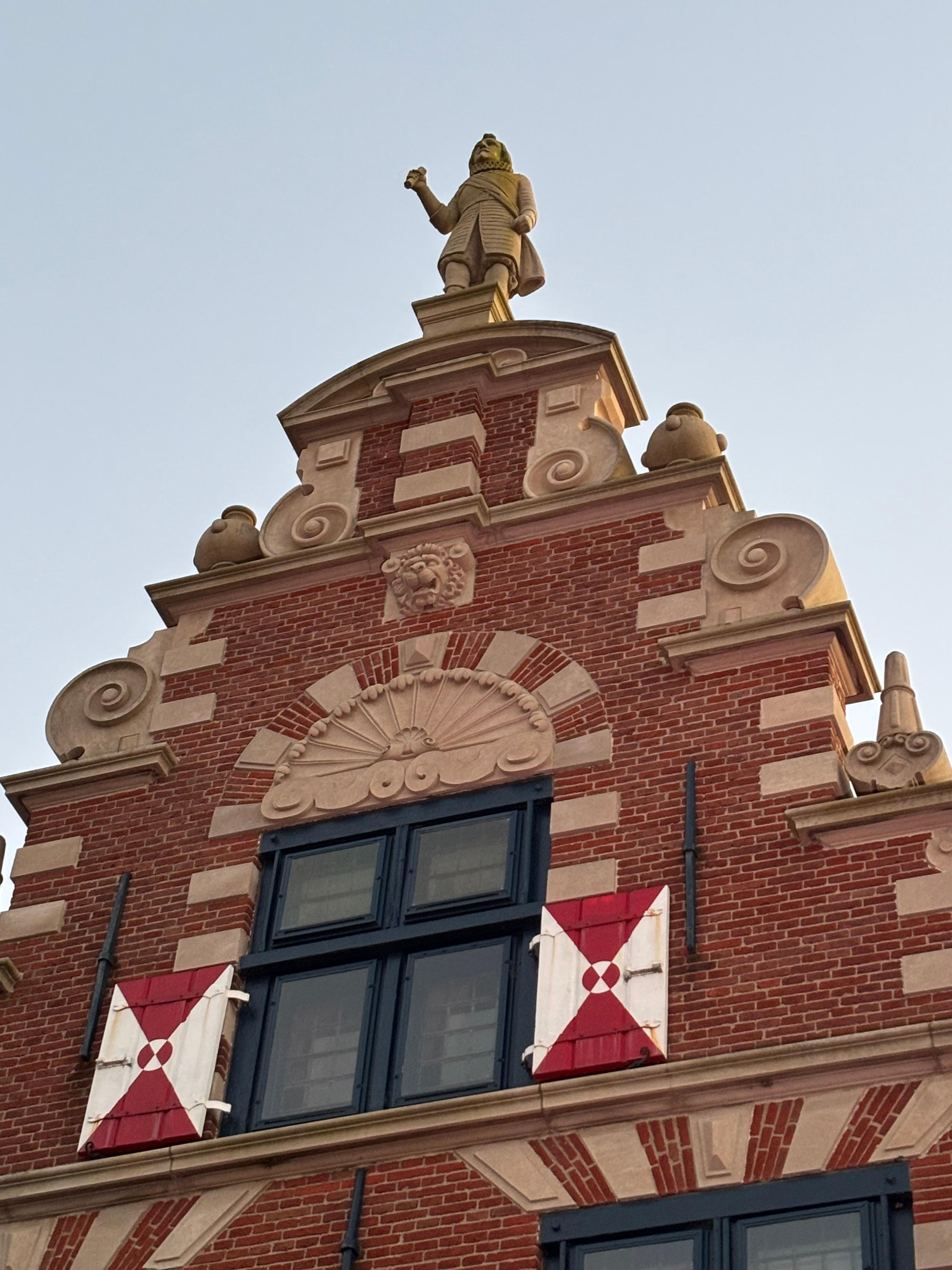 Historical St Peter’s Episcopal Church 2 blocks away 