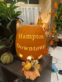 The entire front lobby area was nicely decorated all ready for Halloween, enjoyed walking thru every time
