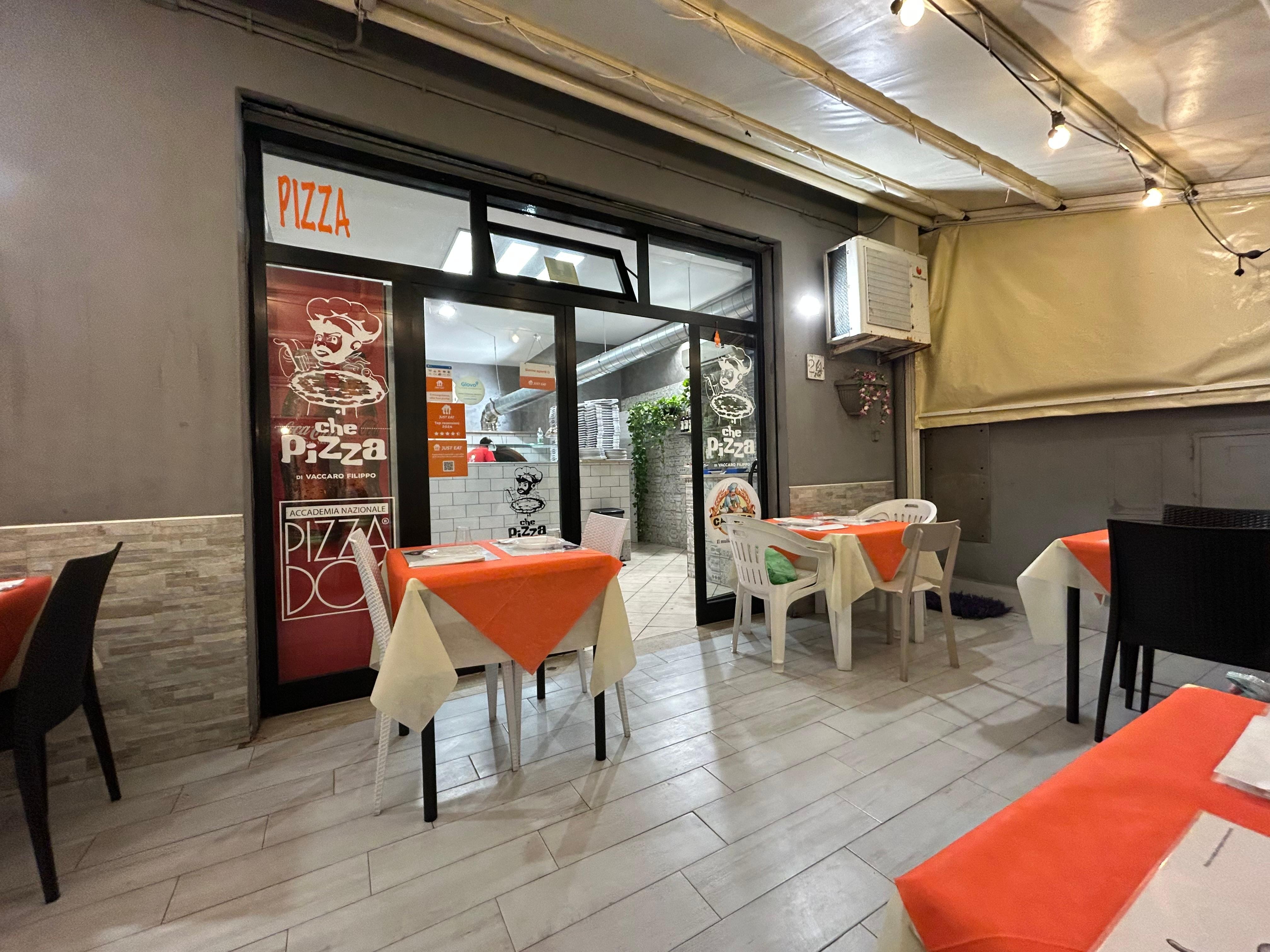 Pizza restaurant around the corner from the hotel 