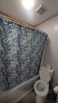 tiny bathroom but was fully operatable