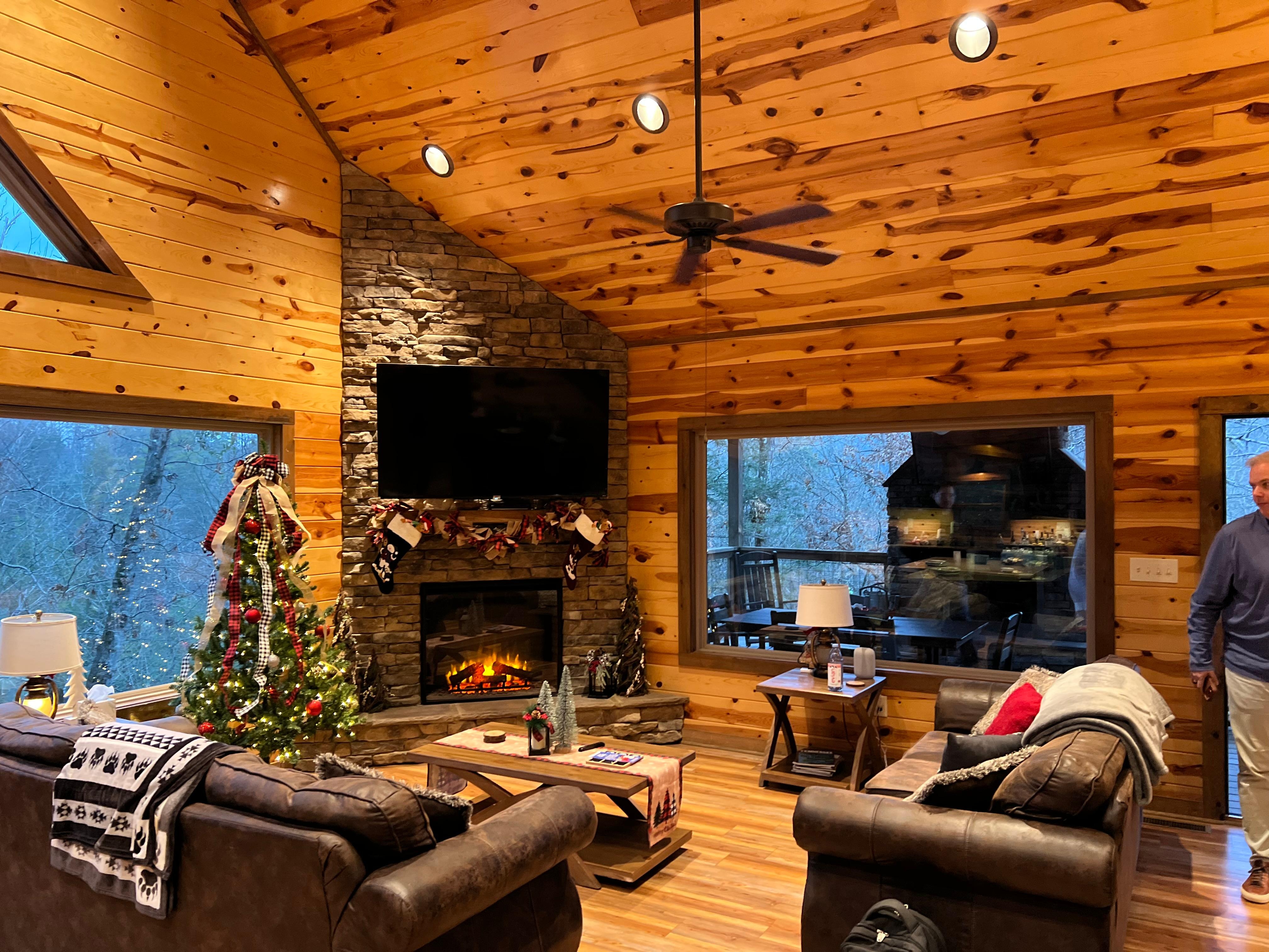 Beautiful cabin decorated for the holidays.