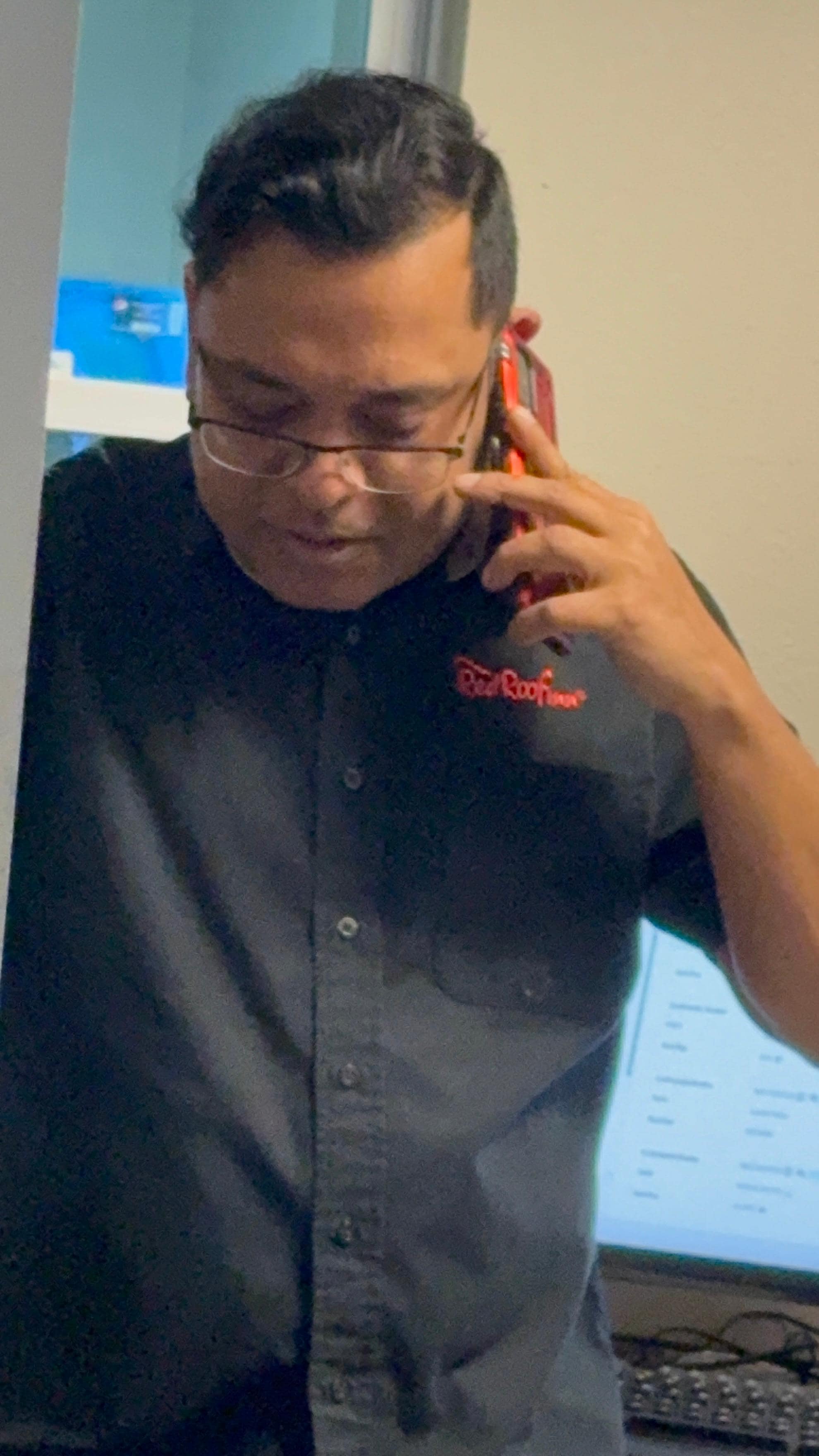 this is the man that threatened to hit me with a bat. I'm a female. 27 years old with a child. 