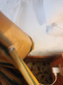 linge de lit déchiré