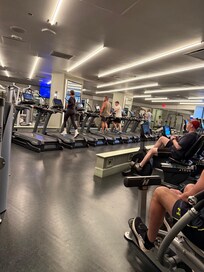 Excellent amenities. Plenty of good, solid equipment to exercise with.