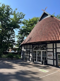 Das FrĂŒhstĂŒck in schönem Ambiente
