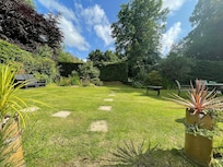 (Cottage garden)