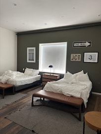 Double bed room (after photo lol)