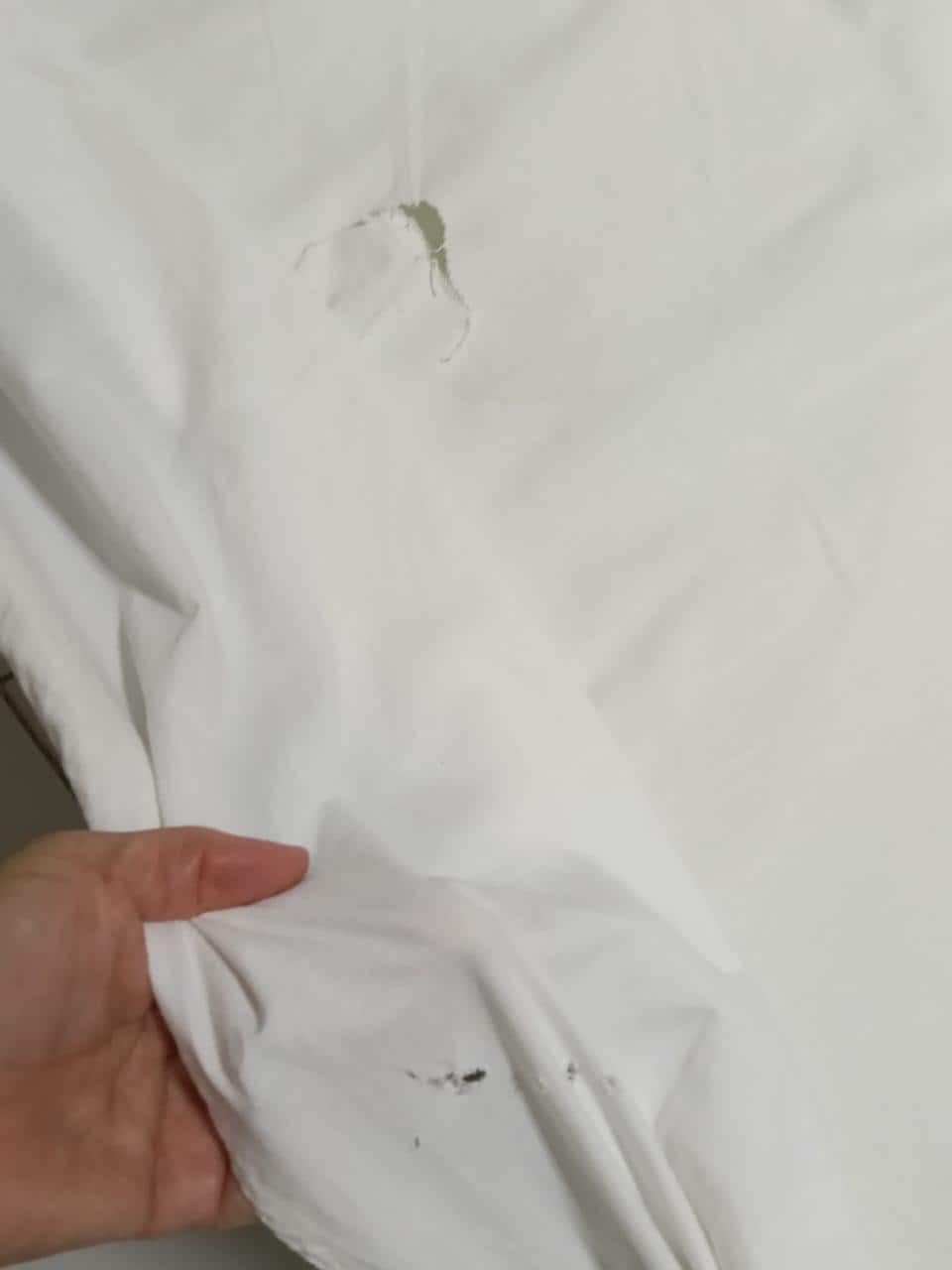 Lençóis em péssimas condições 