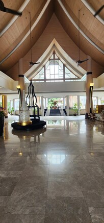 Entrance and foyer