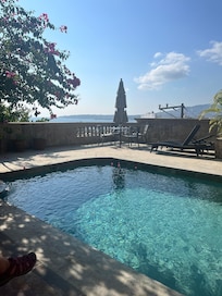 Lovely clean and private pool