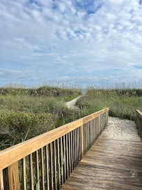 Short walk to the beach!