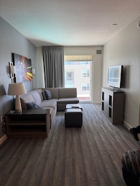 Nice living space for a few days!