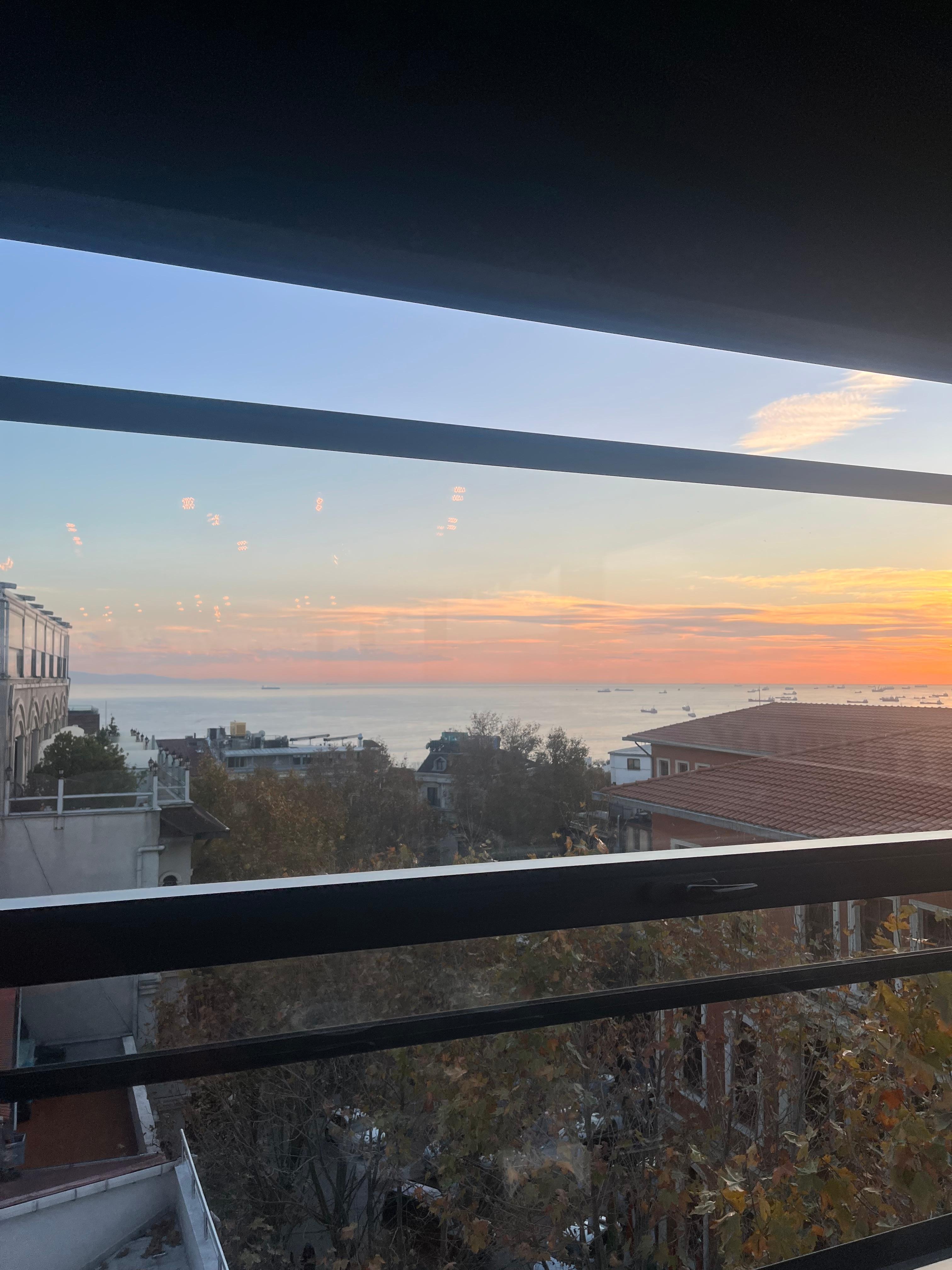 Loti roof top bar and restaurant-5 mins walk 