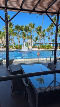 Buffet outside tables