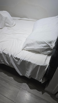 Disappointed that the bed wasn't made when they put fresh towels in the room