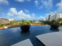 The view when you walk into the lobby. It’ll take your breath away.