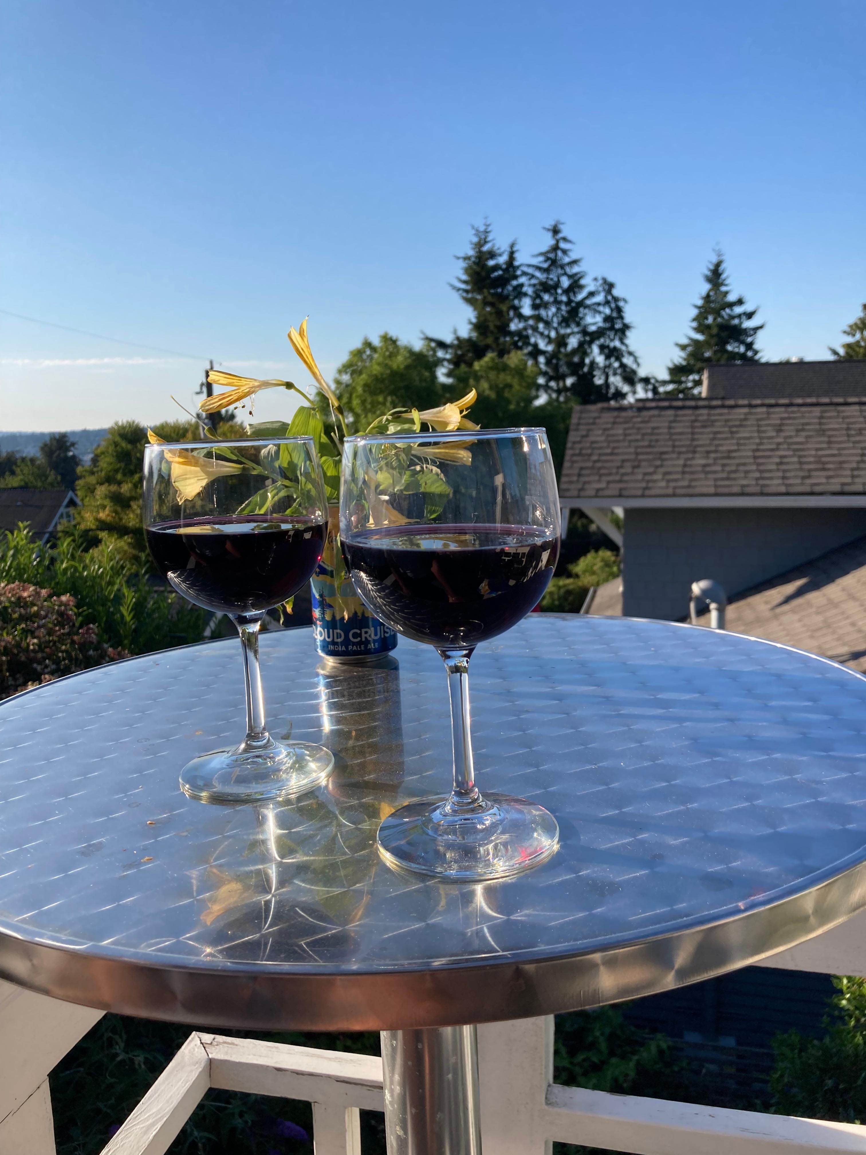 Apéritif sur le balcon 