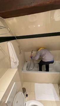 Esse era o chuveiro de um hotel 4 estrelas.