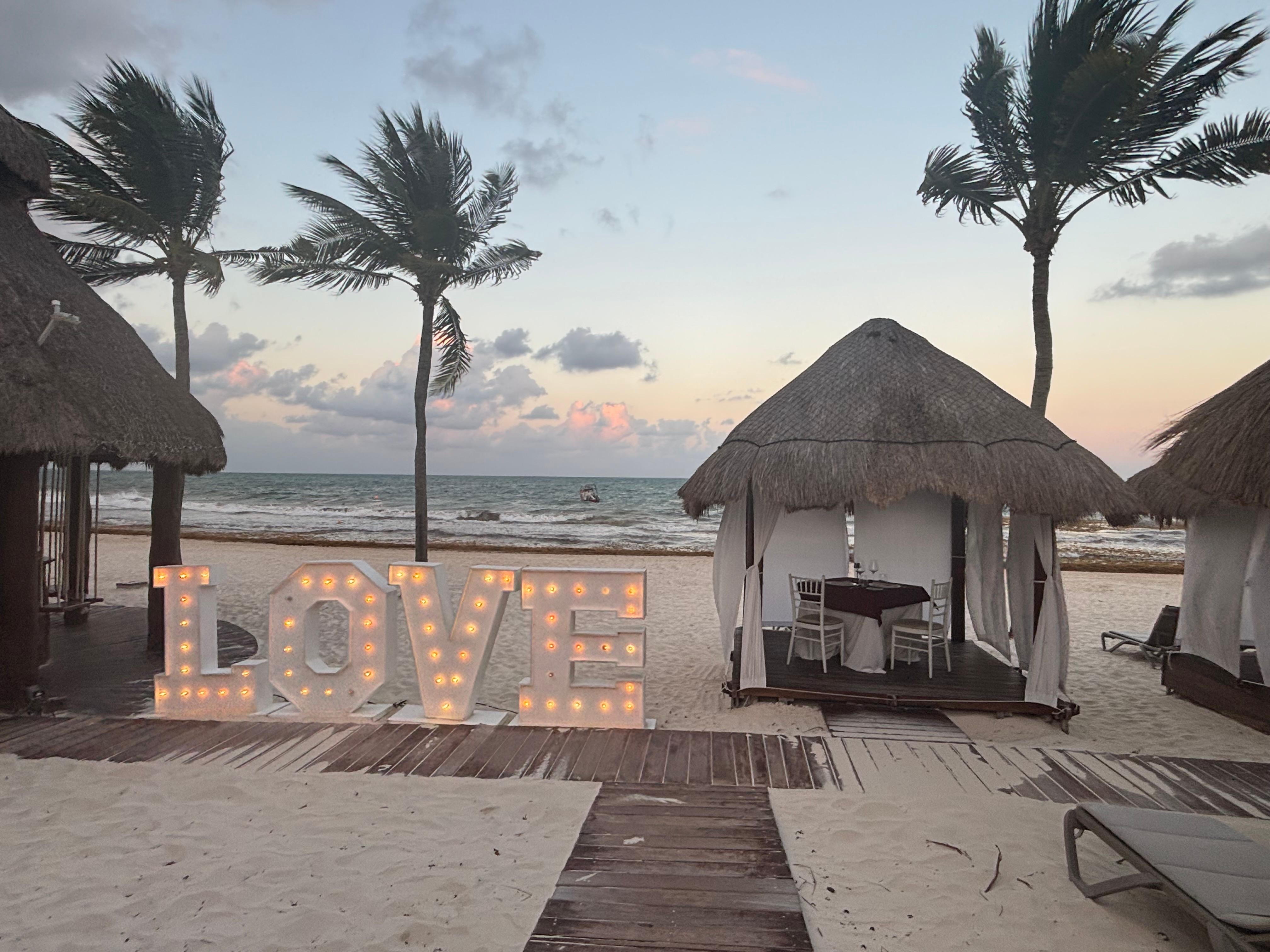 Romantic beach dinner