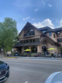 Nearby/ walkable restaurant, groceries, and downtown area.