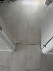 No caution on step makes it look like it is flat