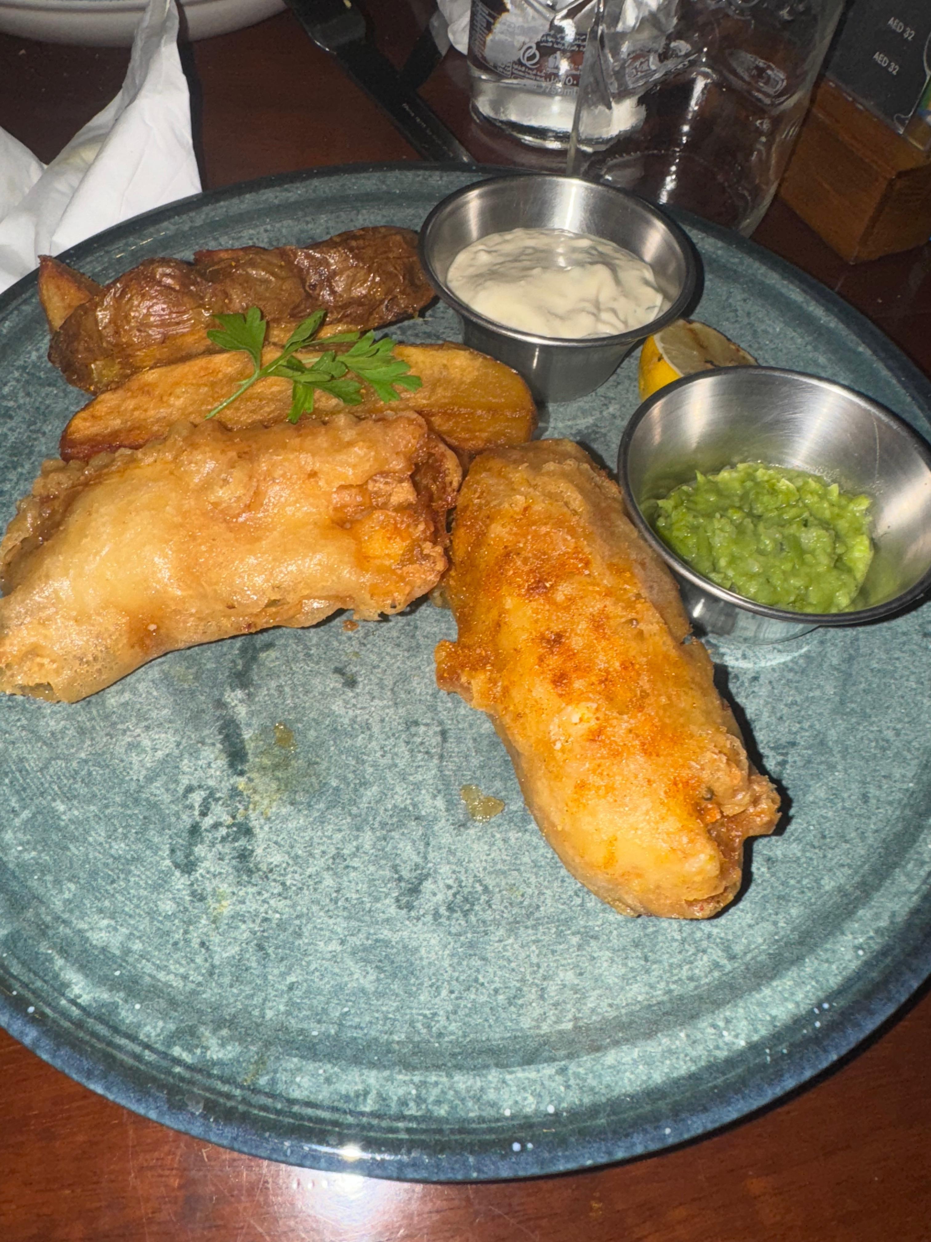 Örnek bir ana yemek. ( Fish & Chips)