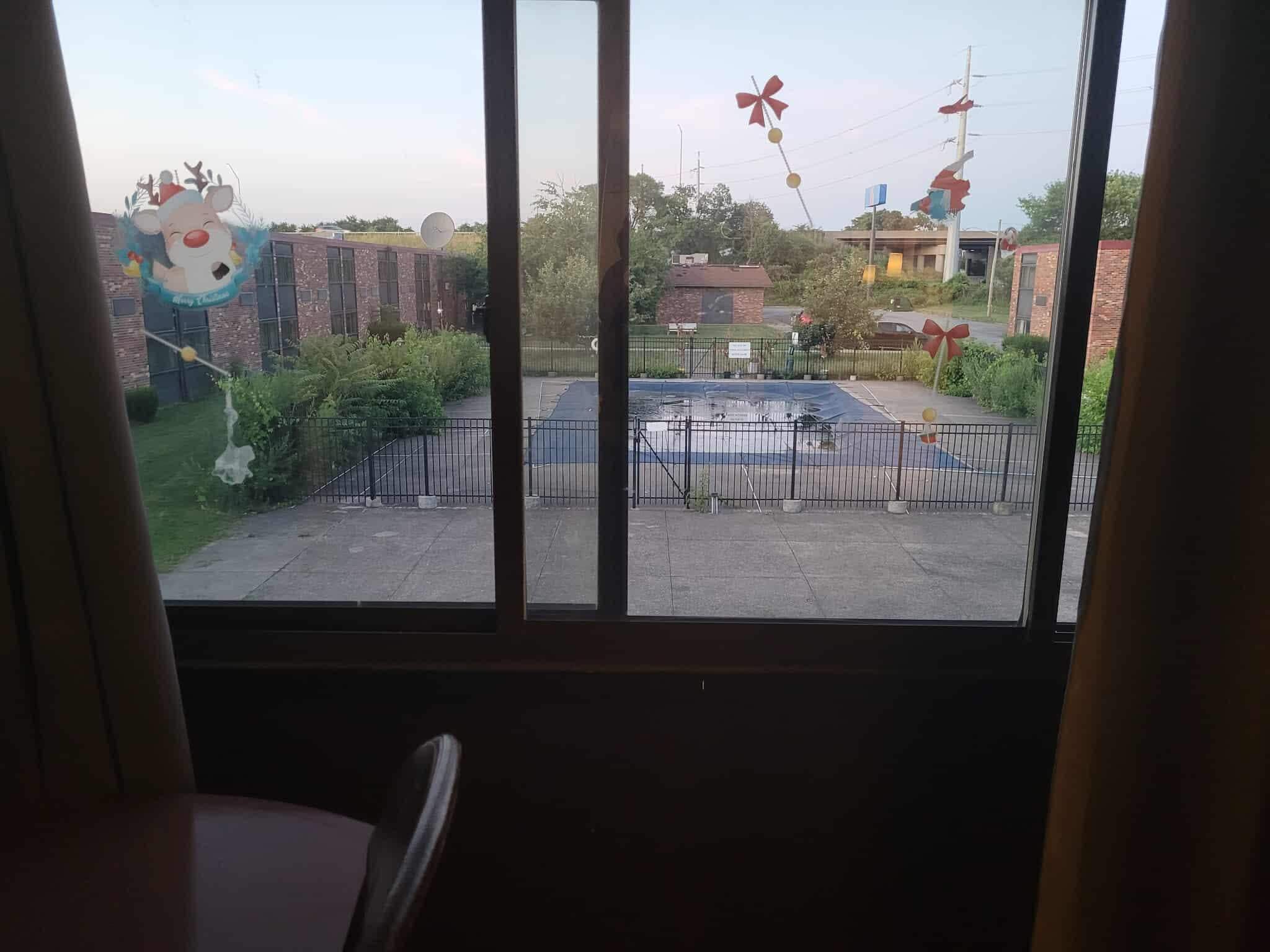 No screen, on 2nd floor