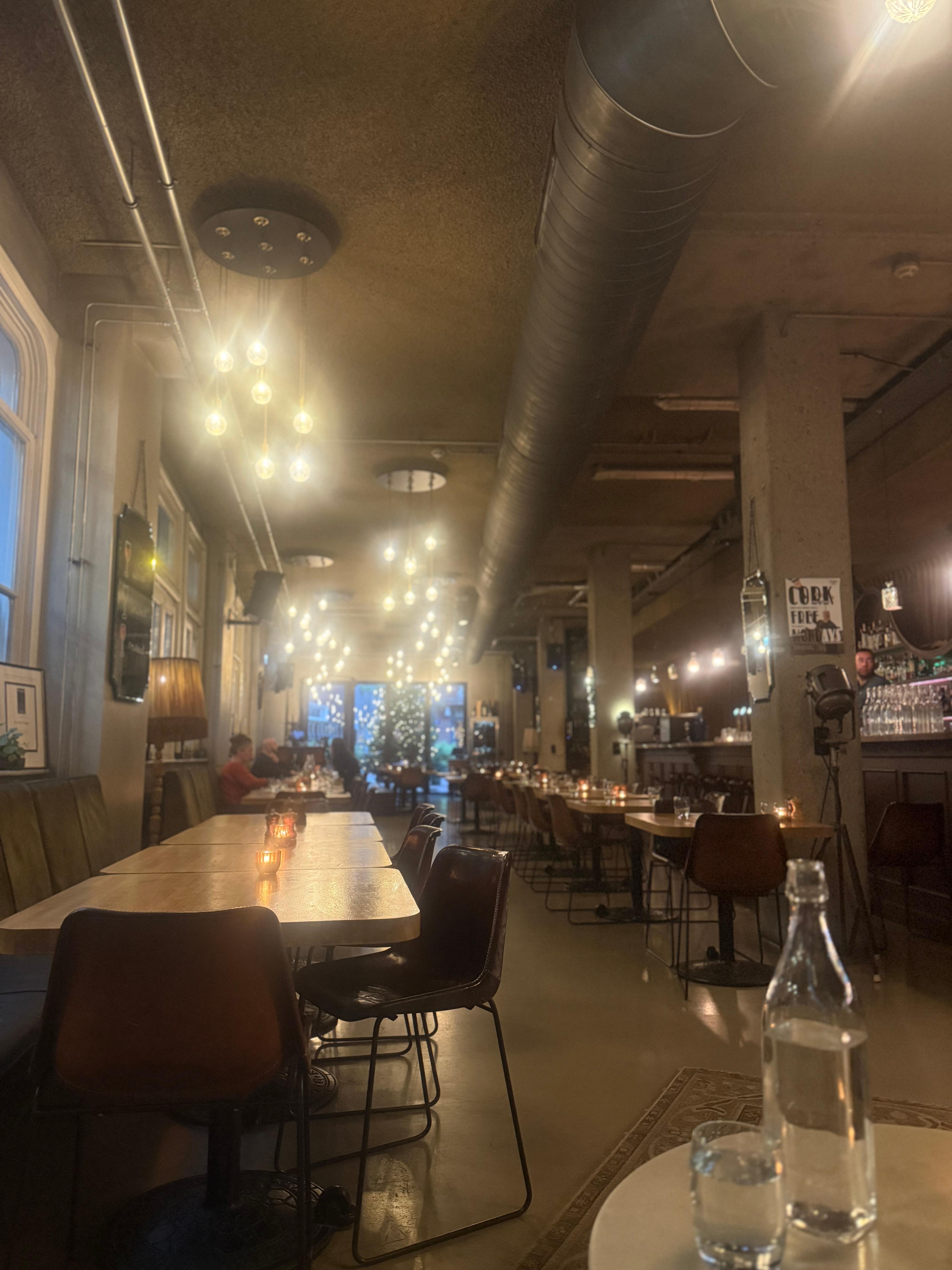 Breakfast/restaurant 