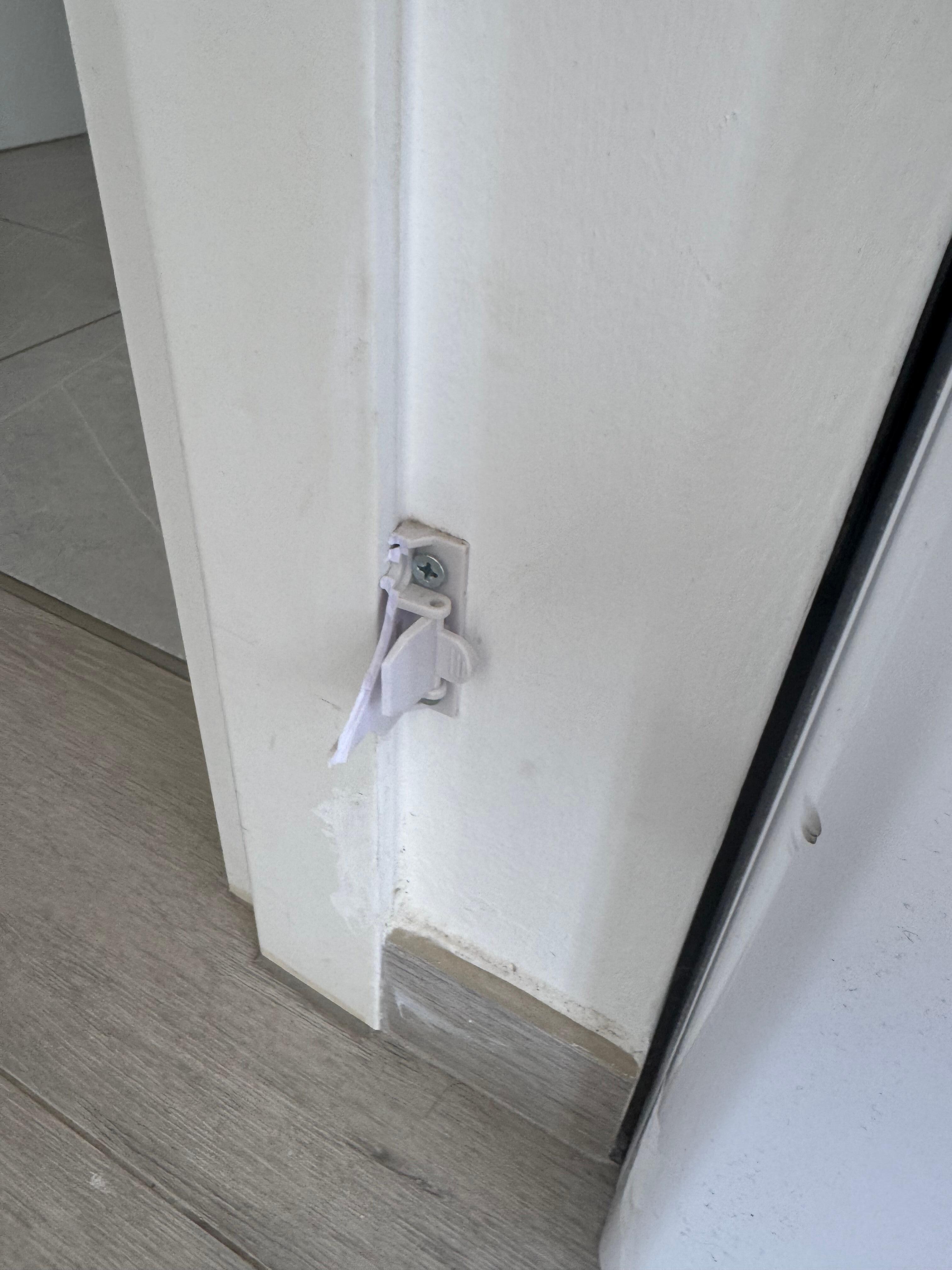 Abgerissene Abdeckung (Spitzig)