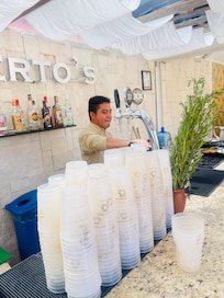 Nuestro amigo William del bar muy amable y excelente servicio siempre atento