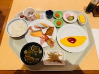 オムレツはコックさんが、目の前で作ってくれます
ハムとチーズ入り
