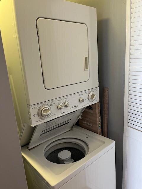 Washer/Dryer in closet