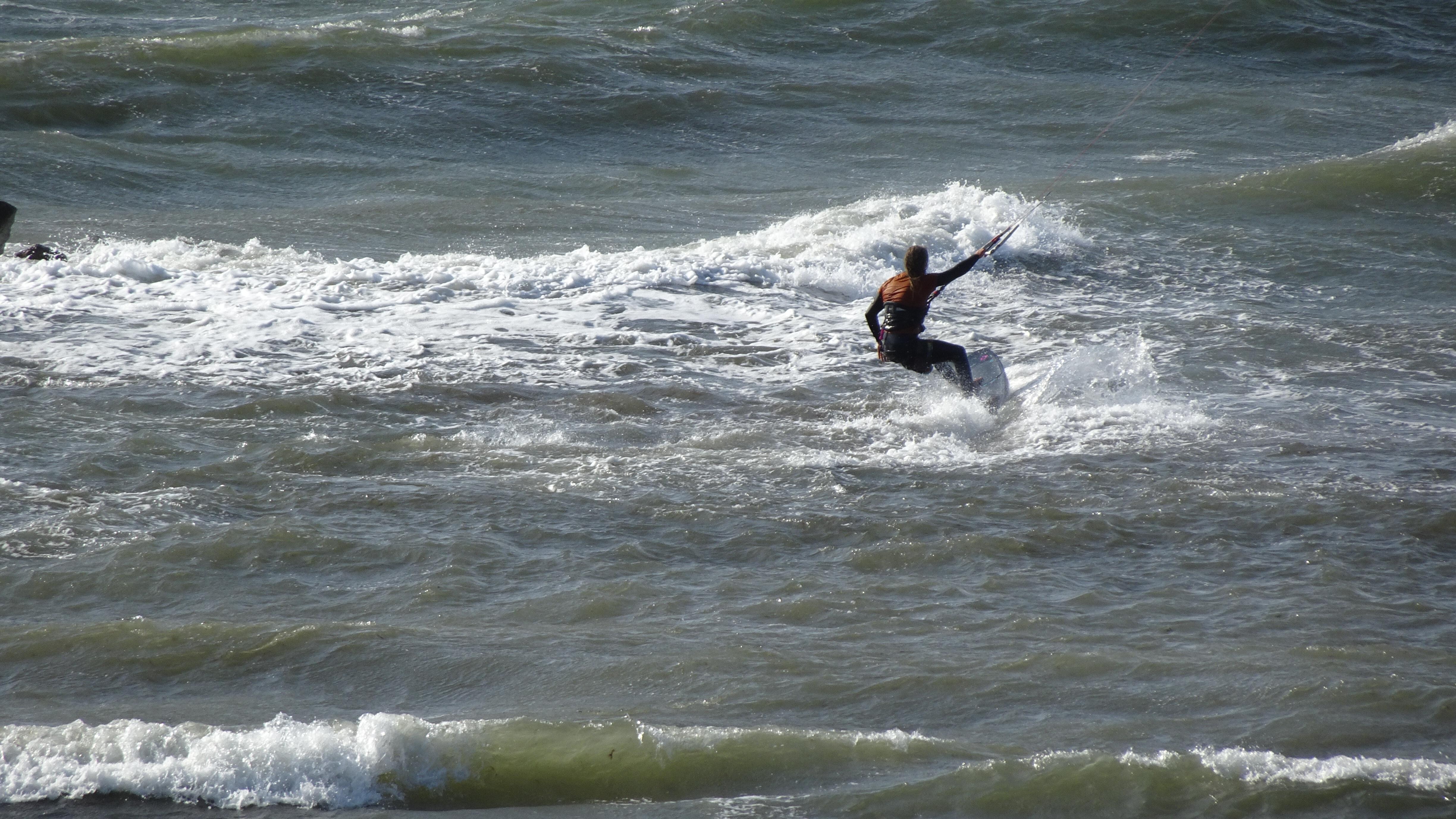 Kitesurfer vor Ahrenshoop